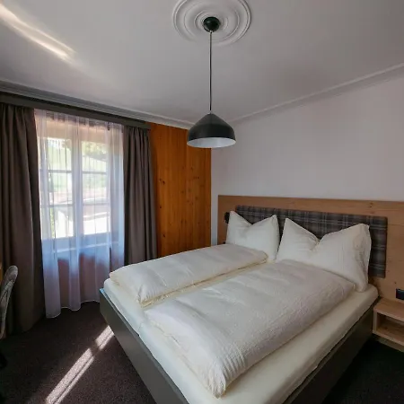 Restaurant Raetia 여관 3*